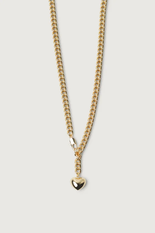 CURB CHAIN NECKLACE WITH HEART PENDANT