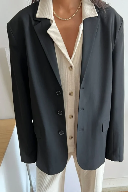 RIB-KNIT BUTTON UP TOP